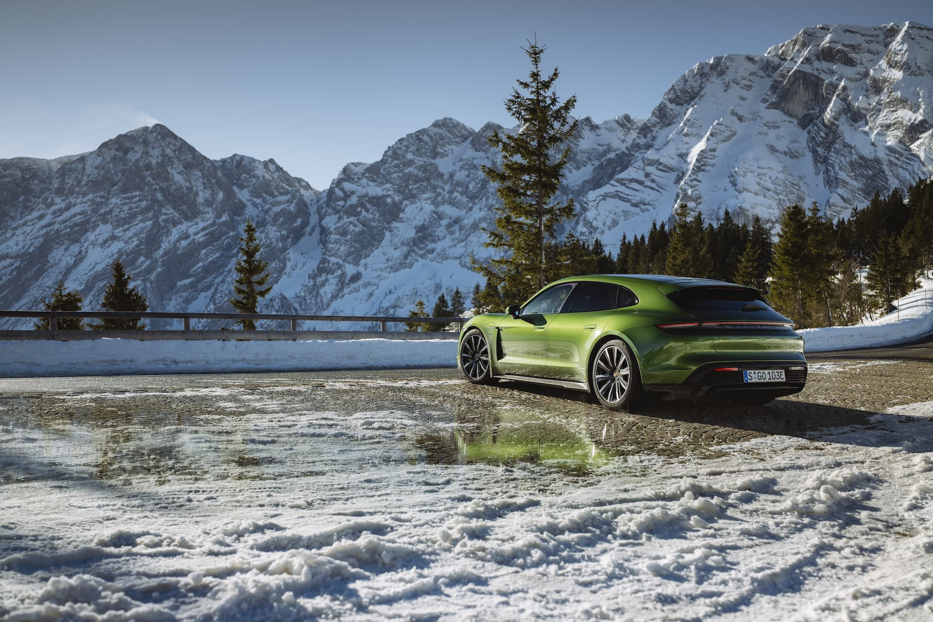 Prueba Porsche Taycan Turbo S Sport Turismo Mamba Green 15