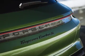 Prueba Porsche Taycan Turbo S Sport Turismo Mamba Green 20