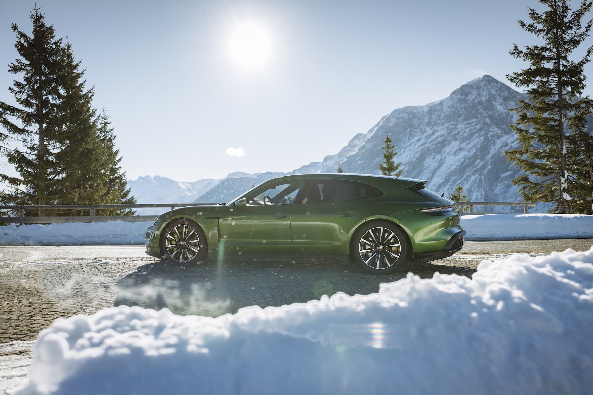 Prueba Porsche Taycan Turbo S Sport Turismo Mamba Green 22