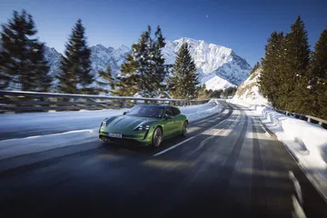 Prueba Porsche Taycan Turbo S Sport Turismo Mamba Green 3
