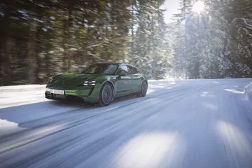 Prueba Porsche Taycan Turbo S Sport Turismo Mamba Green 7