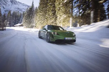Prueba Porsche Taycan Turbo S Sport Turismo Mamba Green 8