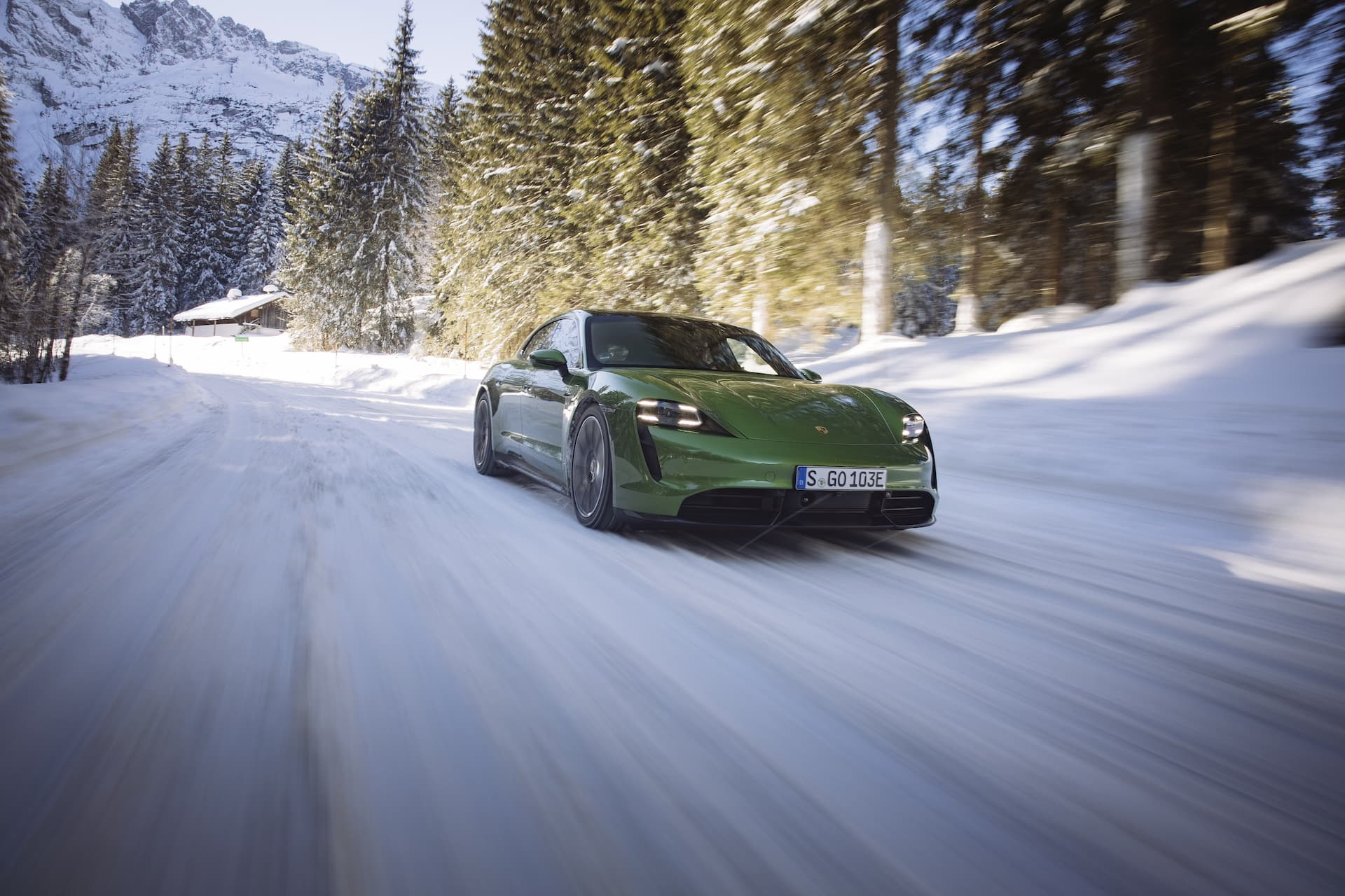 Prueba Porsche Taycan Turbo S Sport Turismo Mamba Green 8