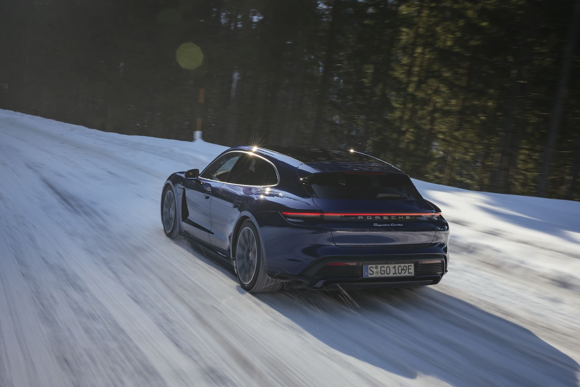 Prueba Porsche Taycan Turbo Sport Turismo Gentian Blue 1