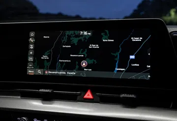 Pantalla táctil central del sistema de infoentretenimiento.
