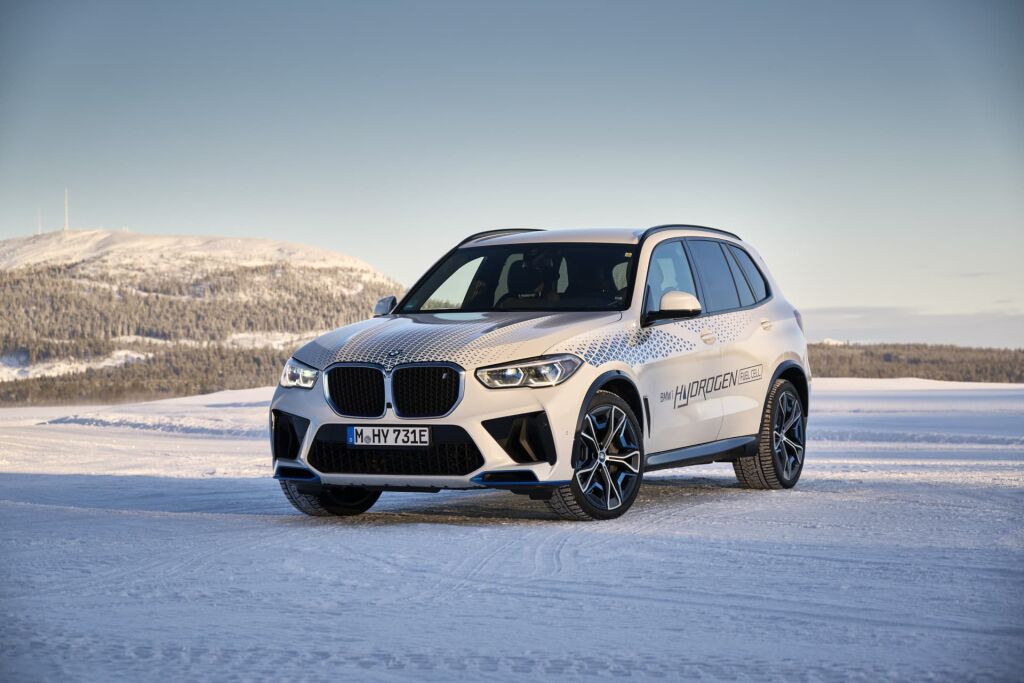 bmw-ix5-hydrogen-test-artico-nieve-02-622c6a766401e-1024x683.jpg