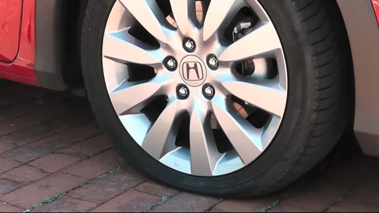 Reparar Un Pinchazo De Manera Facil Sin Tener Que Cambiar La Rueda