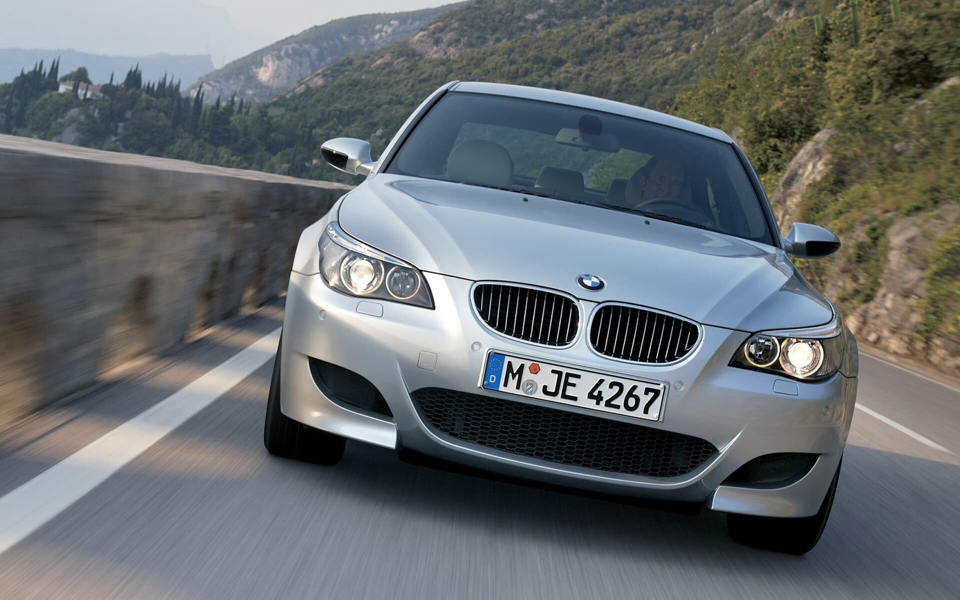 Bmw Serie 5 M5 E60 03 Sedan Exterior Frontal
