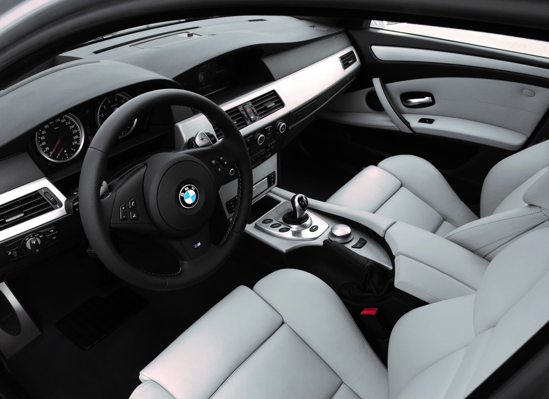 Bmw Serie 5 M5 E60 17 Interior Restyling