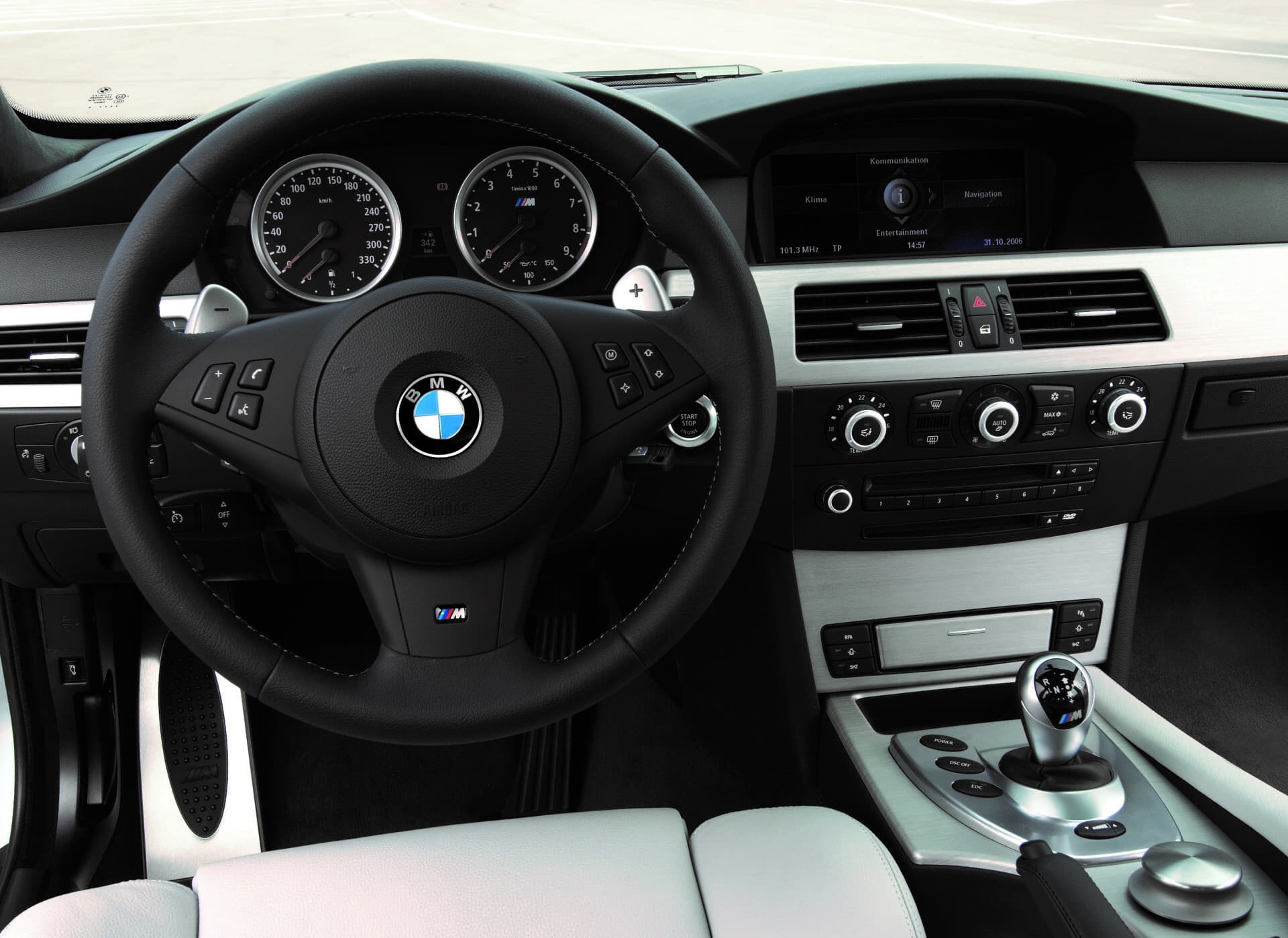 Bmw Serie 5 M5 E60 18 Interior Restyling
