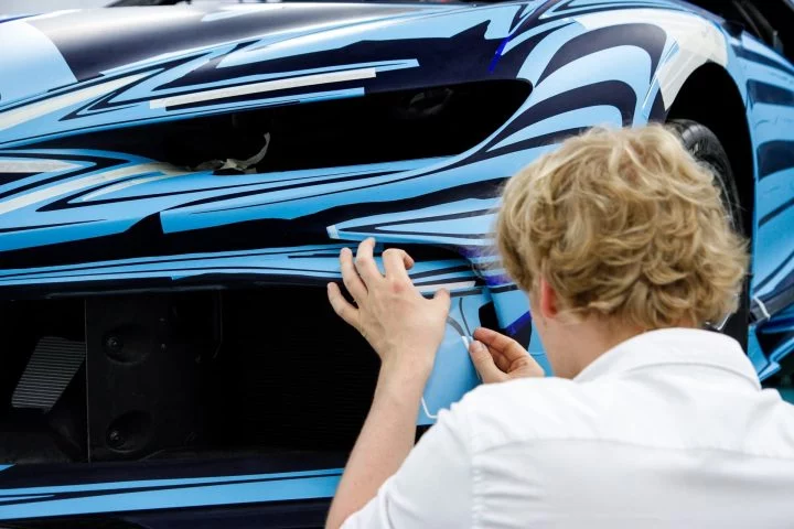 Bugatti Chiron Vagues Lumiere 2022 17