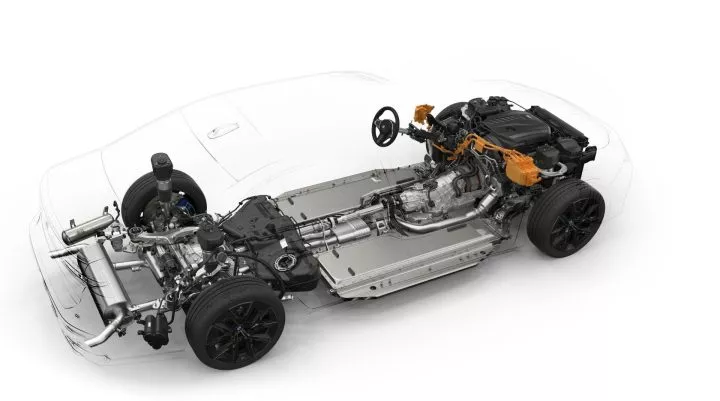 Vista superior del chasis y motor de un BMW Serie 7, diseño y mecánica avanzados.