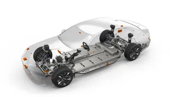 Vista lateral de la estructura y parte del tren motriz del BMW i7.