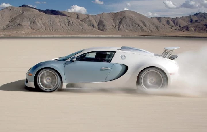 Bugatti Veyron In/bei Gerlach In Nevada Usa