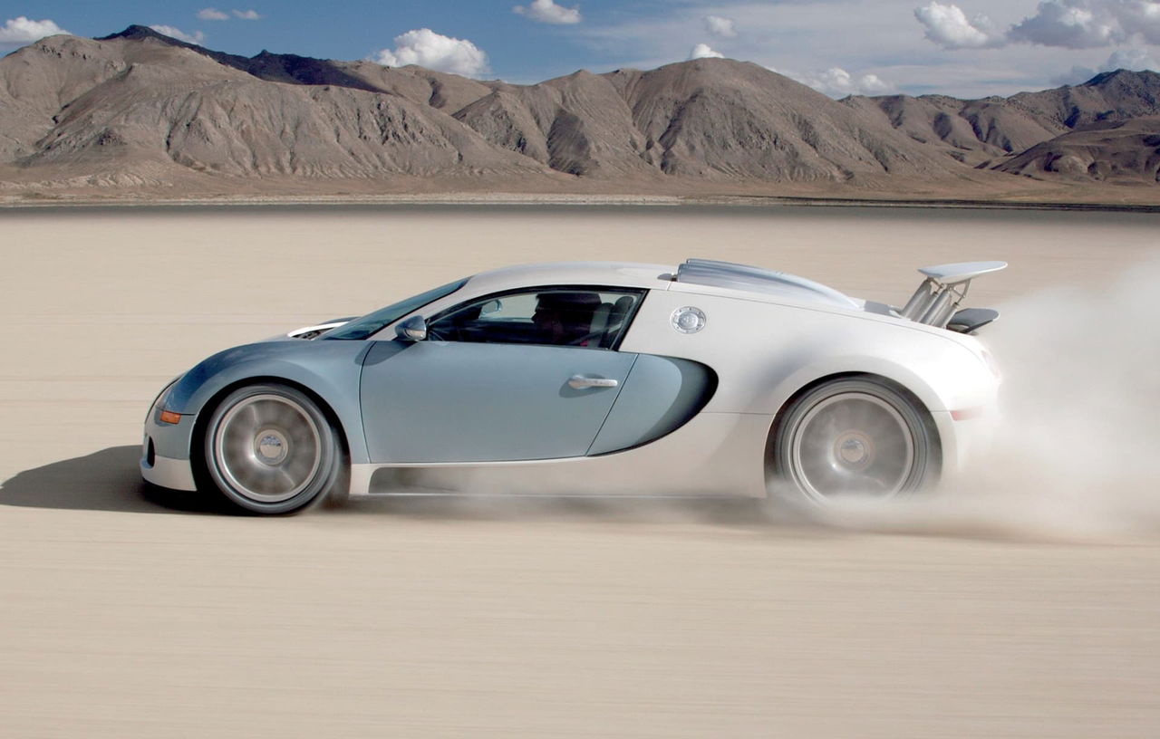 Bugatti Veyron In/bei Gerlach In Nevada Usa