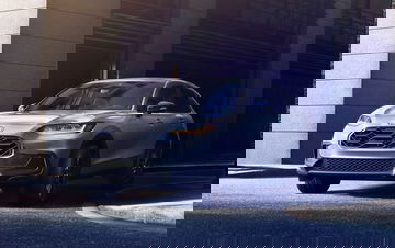 Vista lateral del Honda ZR-V mostrando su contorno y diseño dinámico.