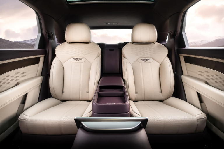 Bentley Bentayga Ewb 2023 17