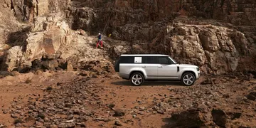 Land Rover Defender 130 2022 3