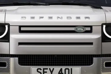 Land Rover Defender 130 2022 37