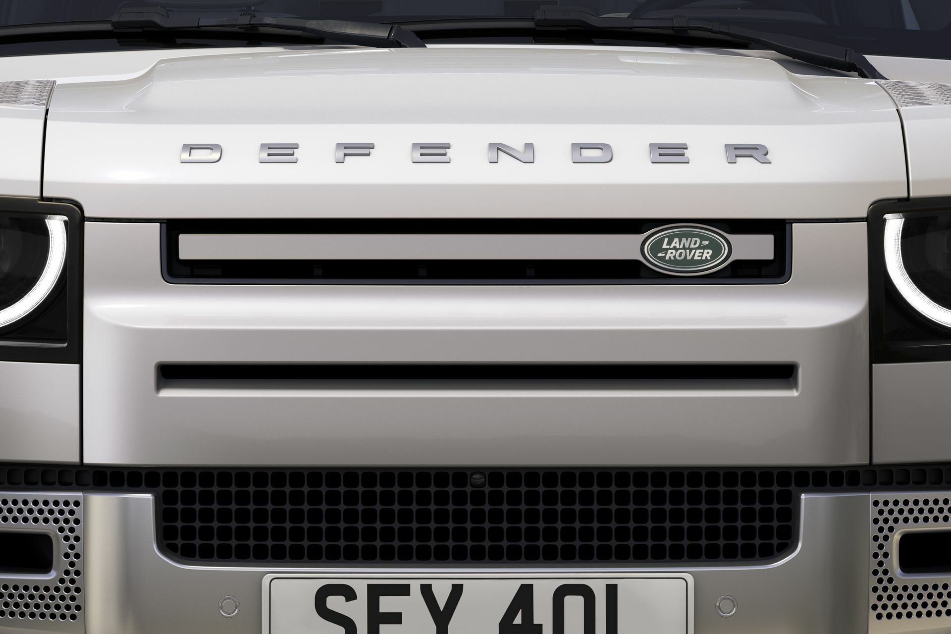 Land Rover Defender 130 2022 37
