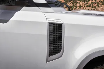 Land Rover Defender 130 2022 38