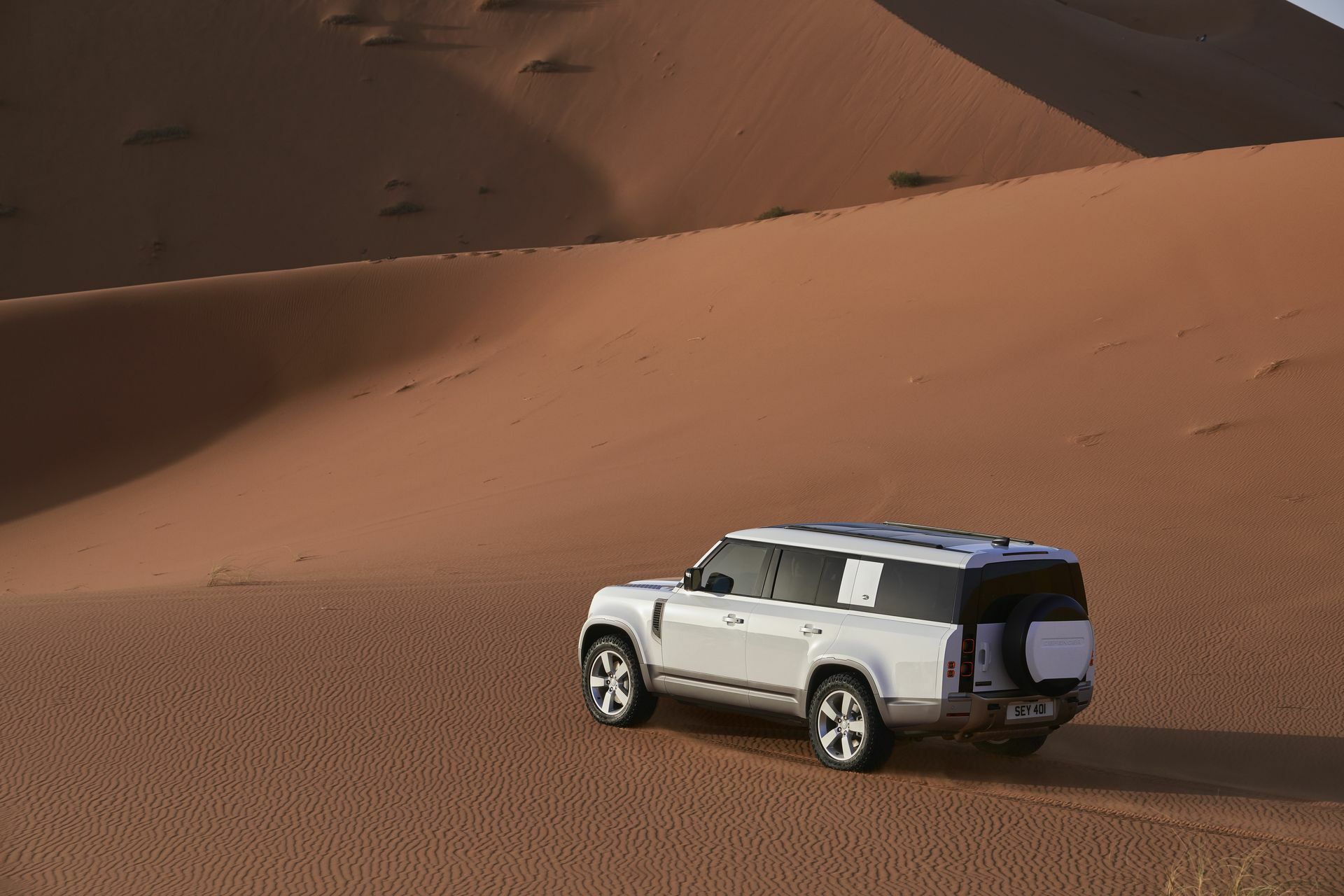 Land Rover Defender 130 2022 9
