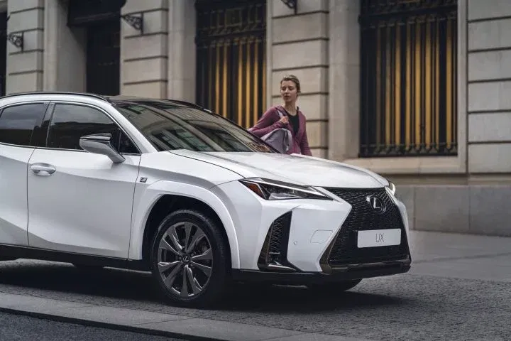 Lexus Ux 250h 2023 02 Exterior Frontal 34