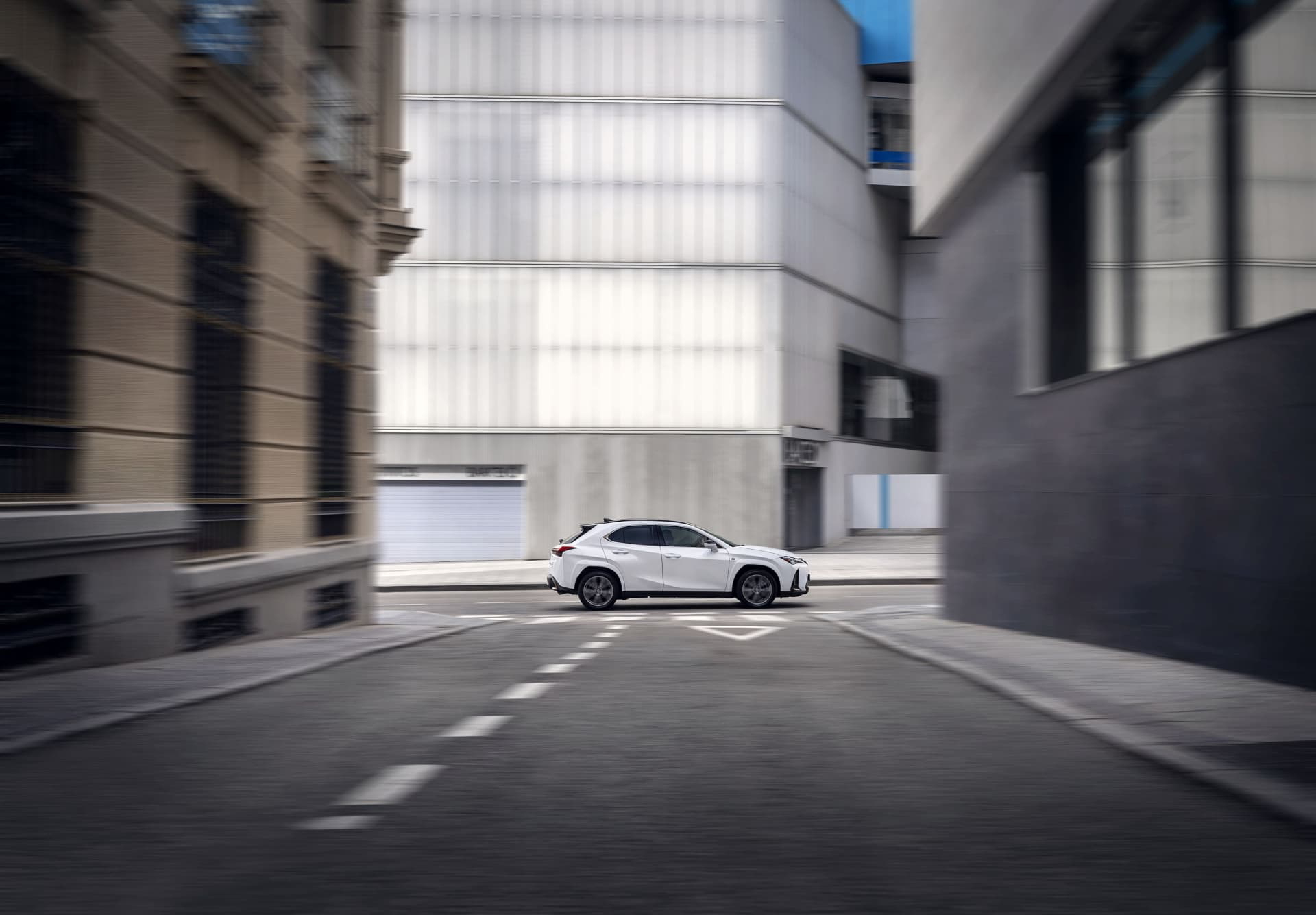 Lexus Ux 250h 2023 04 Exterior Lateral