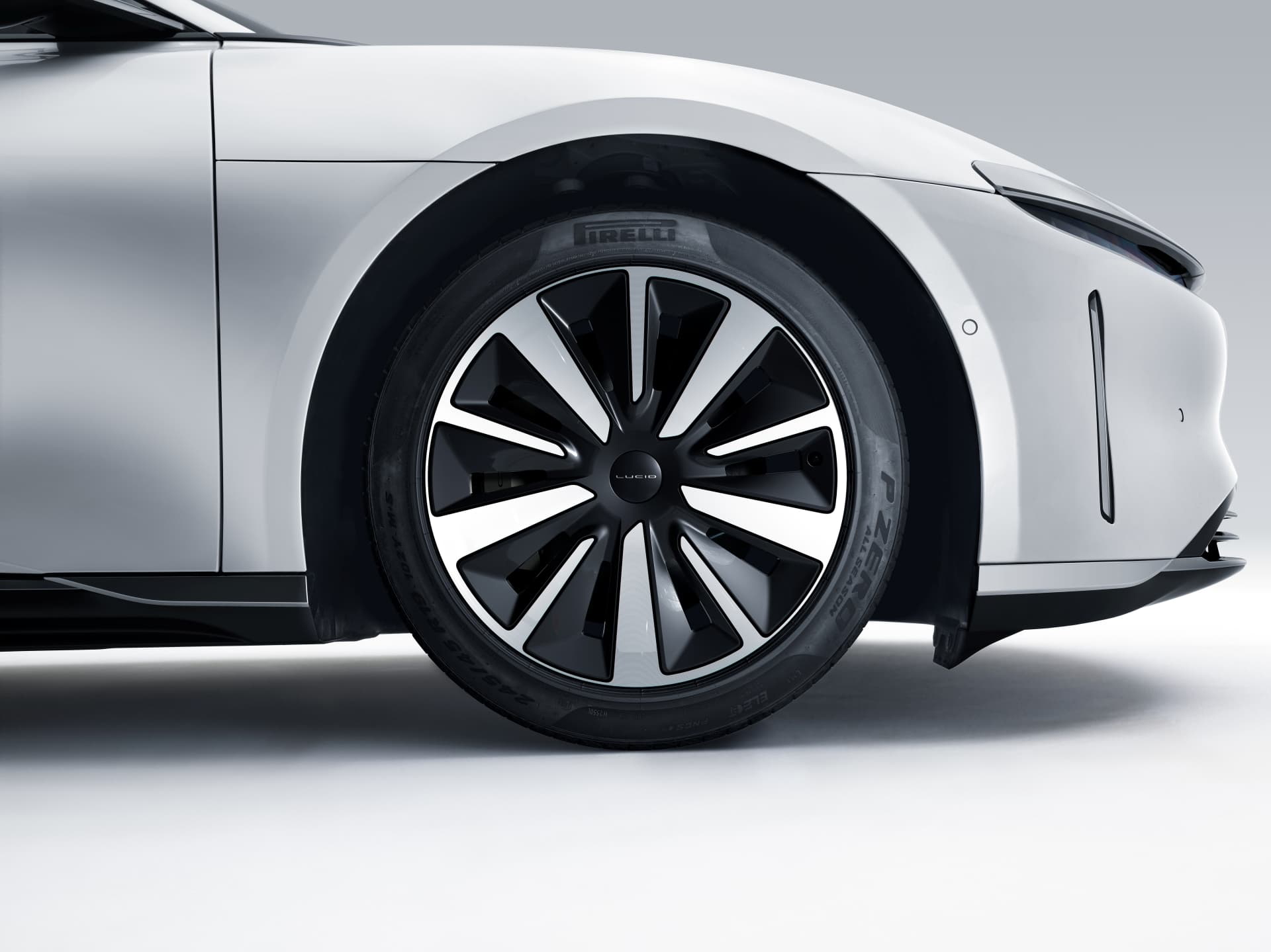 Lucid Air 2022 11