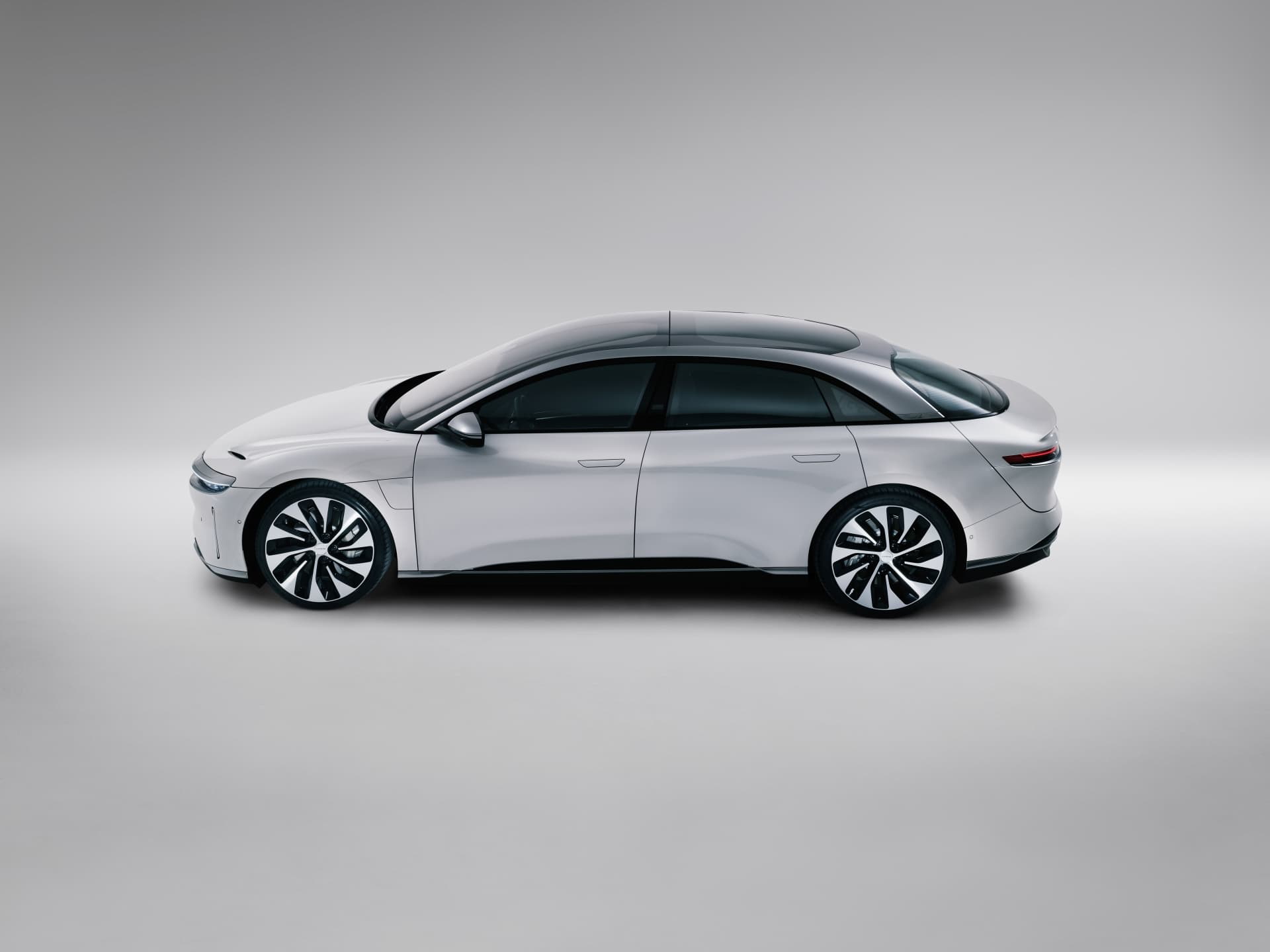 Lucid Air 2022 35