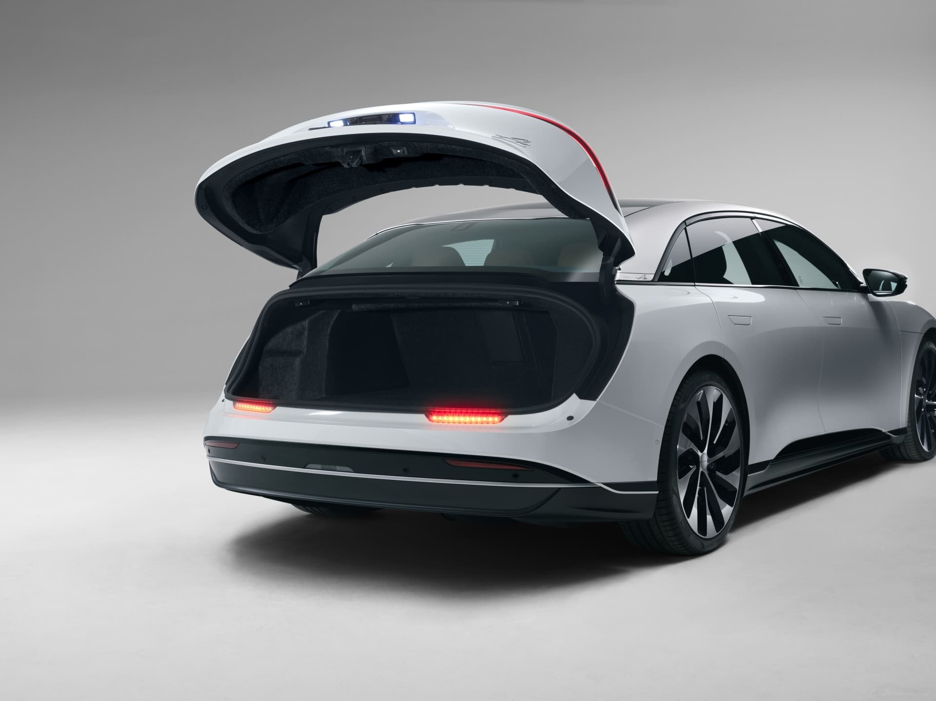 Lucid Air 2022 38