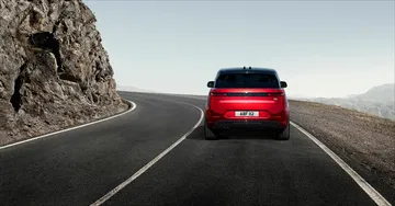 Range Rover Sport 2023 Trasera Rojo 03