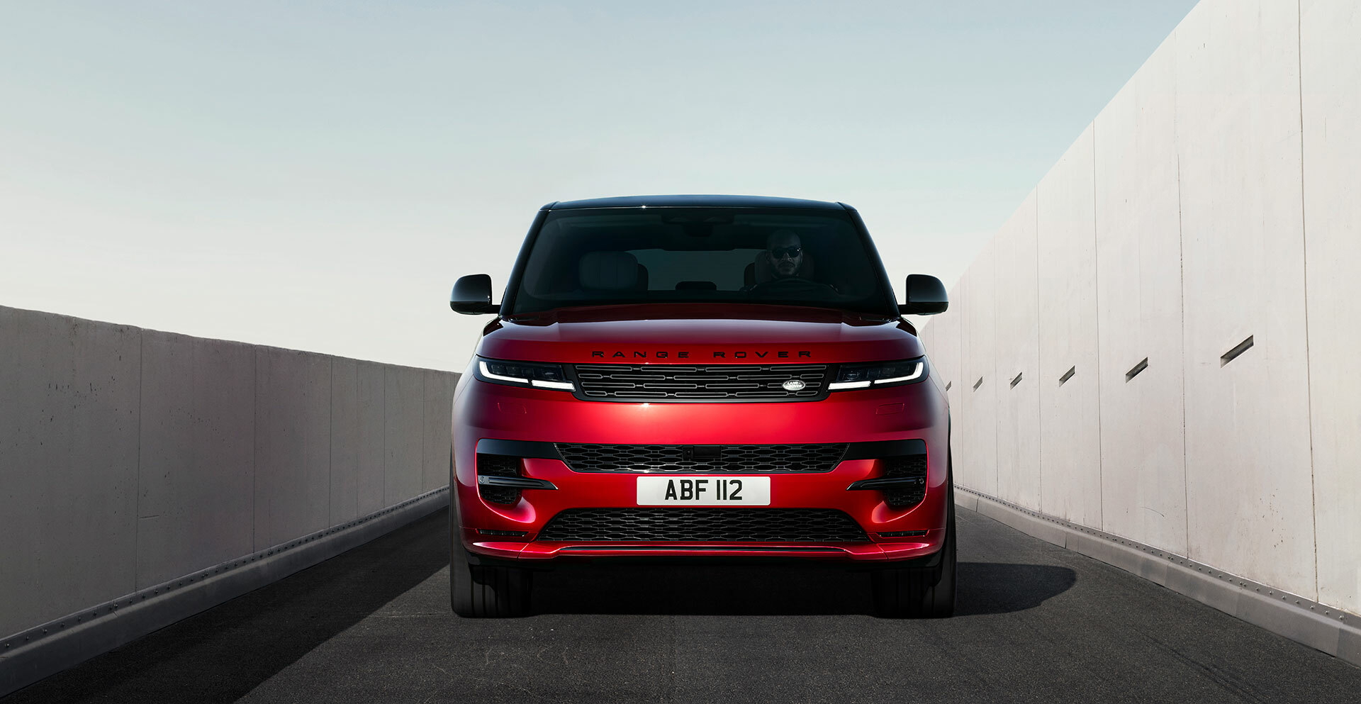 Range Rover Sport 2023 Trasera Rojo 04