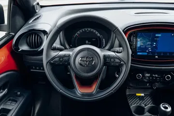 Toyota Aygo X Cross Chili Red 15