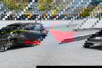 Toyota Aygo X Cross Red Chili Parado 5