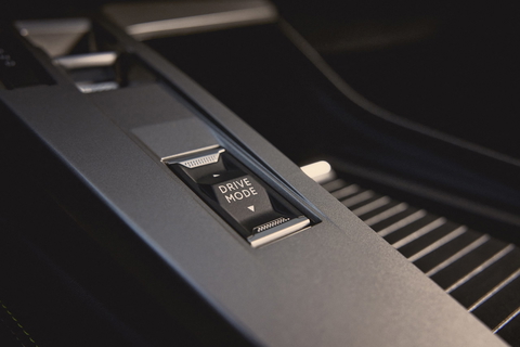 PEUGEOT_E408-interior (13)