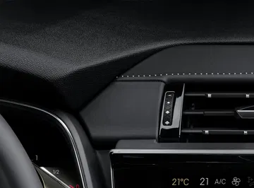 Vista de los controles de ventilación del DS 7, acabados premium.