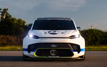 Ford Pro Electric Supervan 15