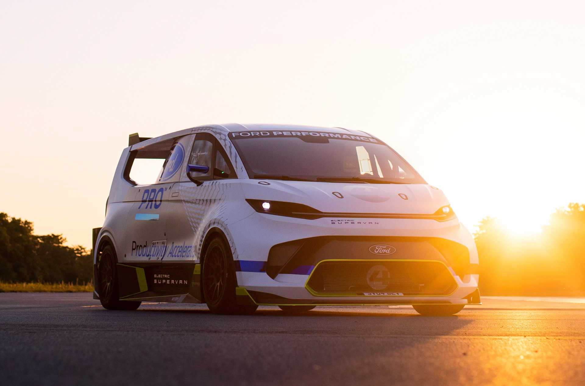 Ford Pro Electric Supervan 34