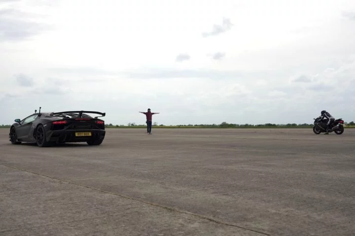 Lamborghini Aventador Svj Suzuki Hayabusa Drag Race 03