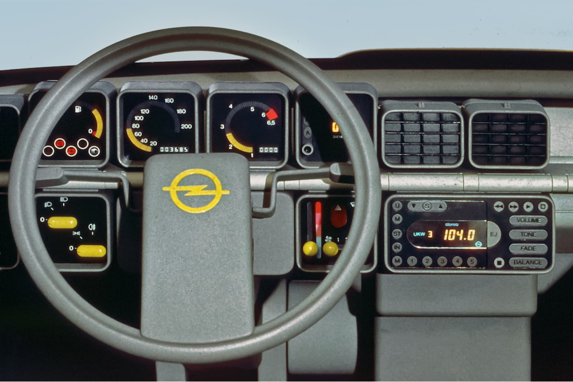 Opel Junior 08