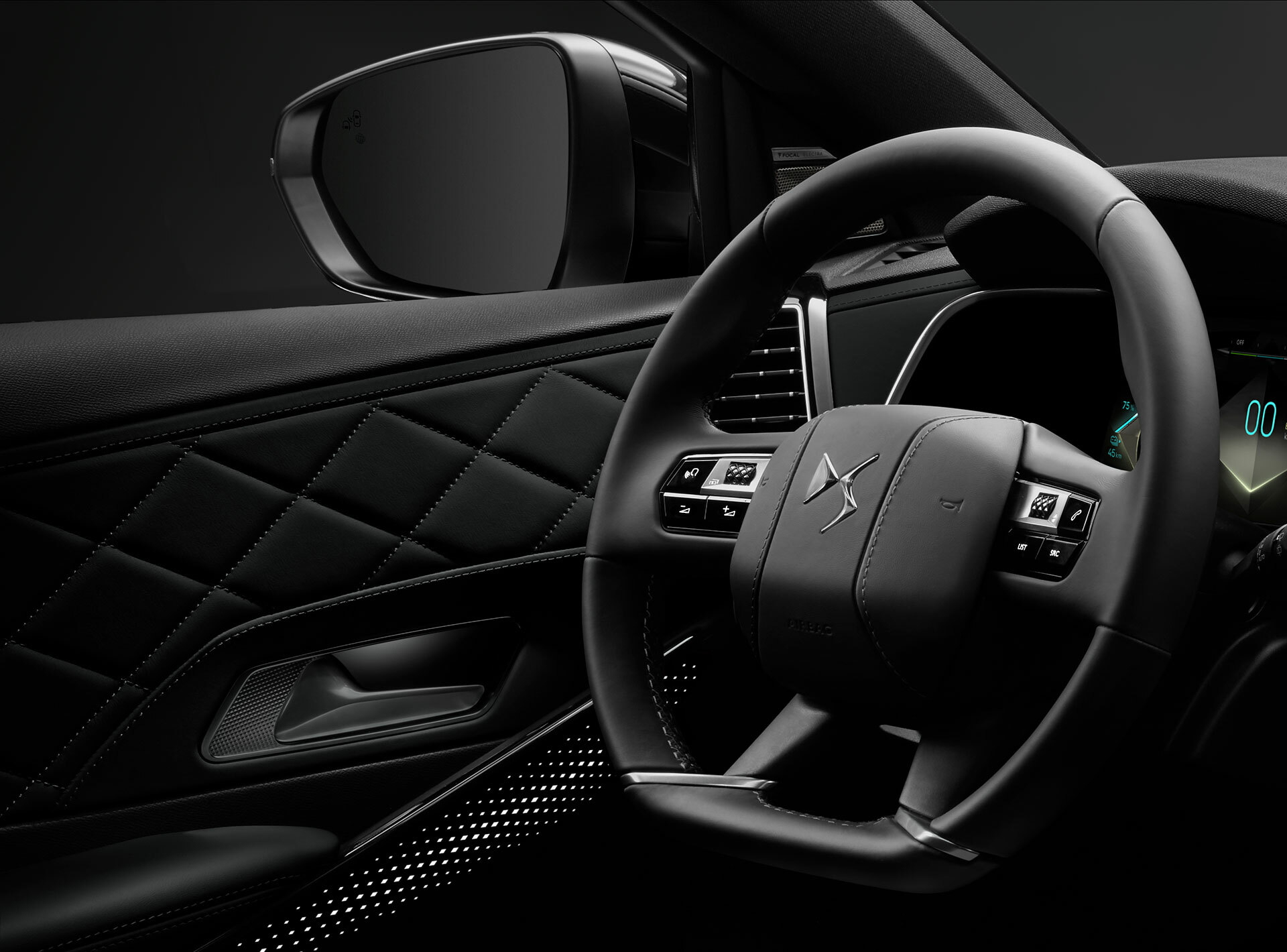 Volante con mandos integrados que realzan la ergonomía del DS 7.