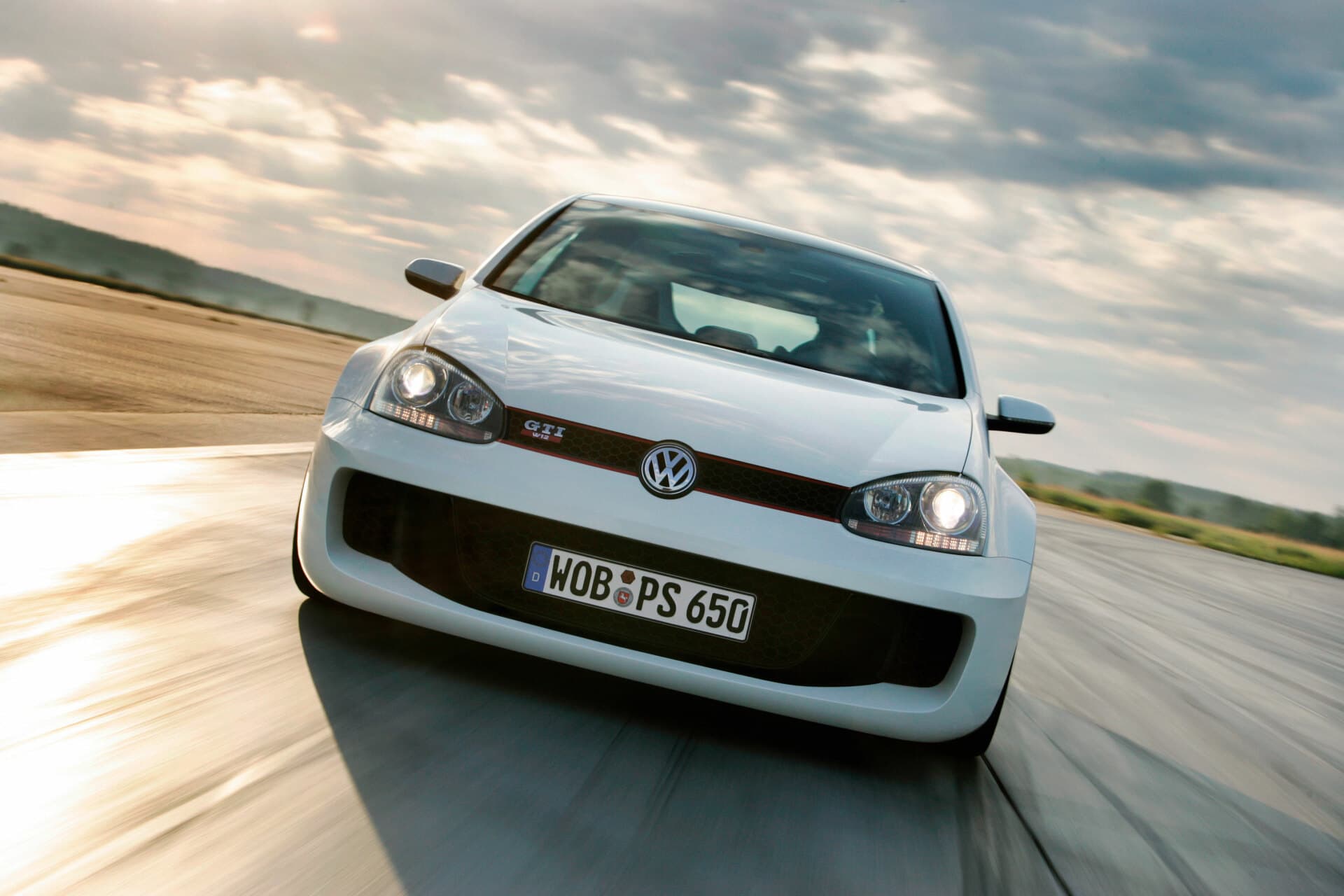Volkswagen Golf Gti W12 650 Cv 01