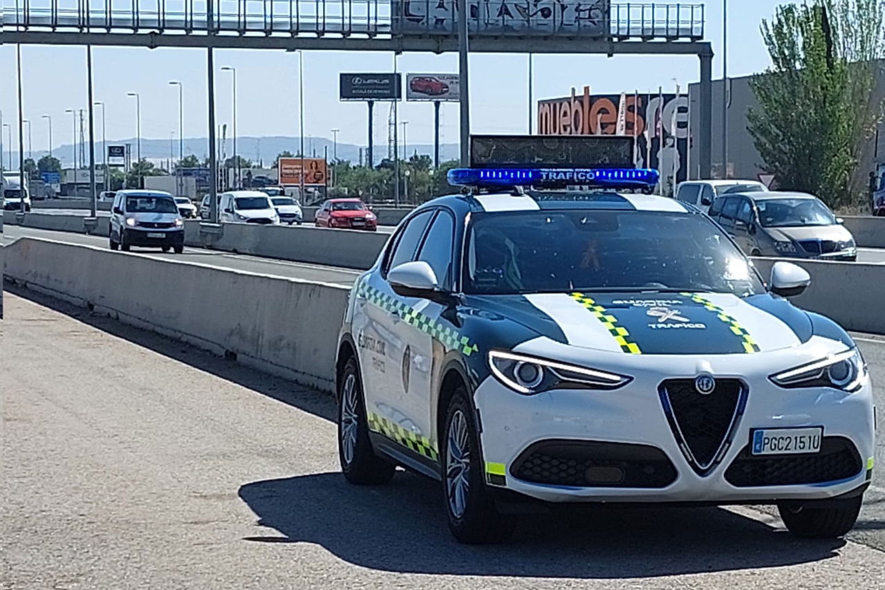Dgt Dos Nuevos Coches Radares Moviles 02