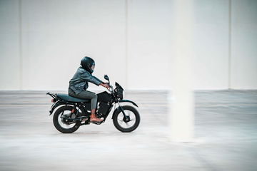 61777e0c929d6d862a18f099 Electric Motorcycle 9