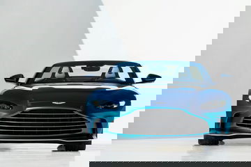 Aston Martin V12 Vantage Roadster 01