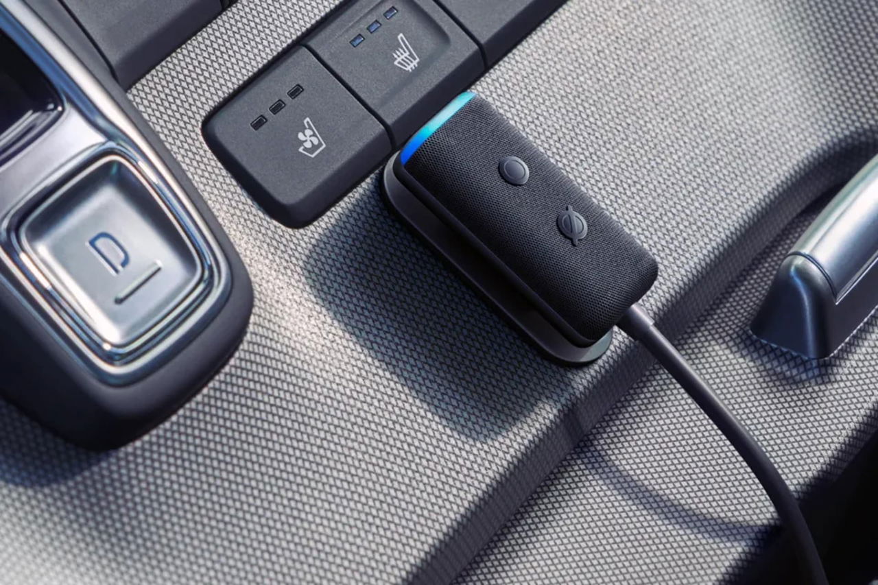 Amazon Echo Auto 02