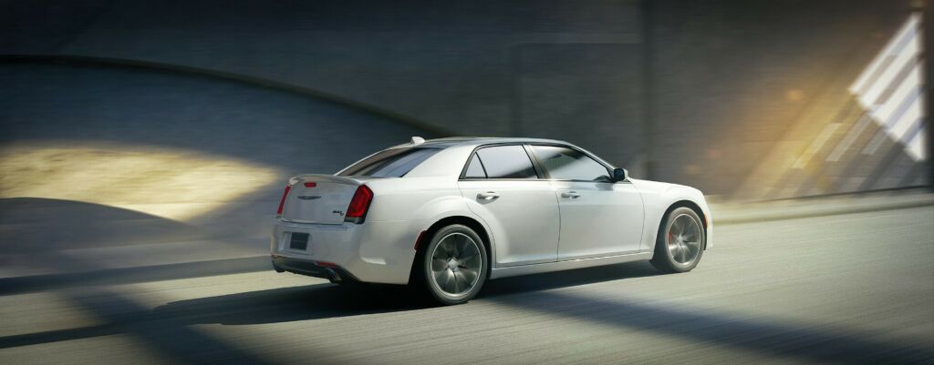 chrysler-300c-2023-5-6321c2bff2547-1024x401.jpg