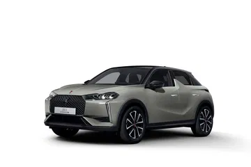 Vista angular del DS 3 que muestra su diseño frontal y perfil lateral.