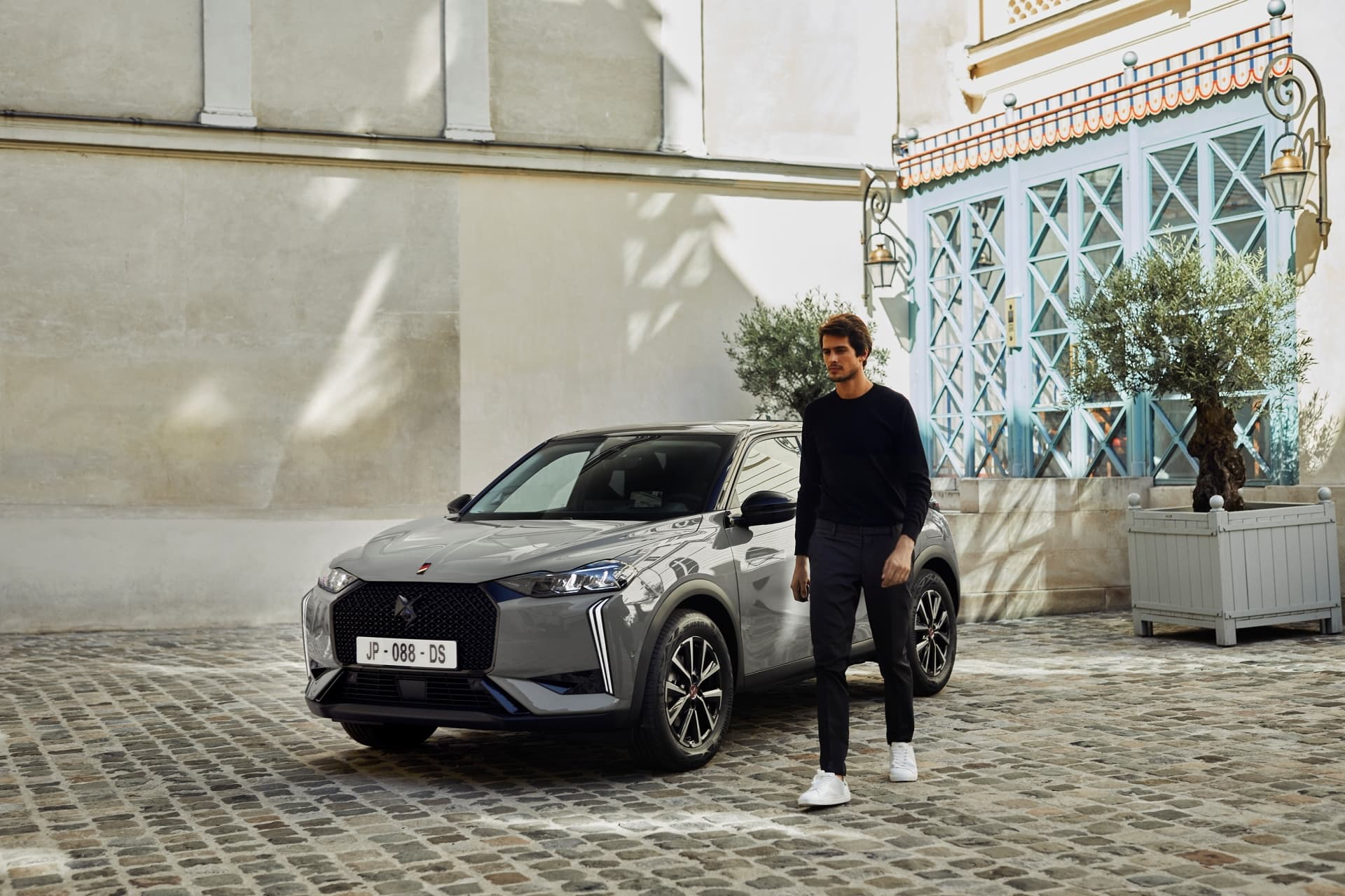 Imagen del DS 3 captura su elegante diseño lateral y frontal.